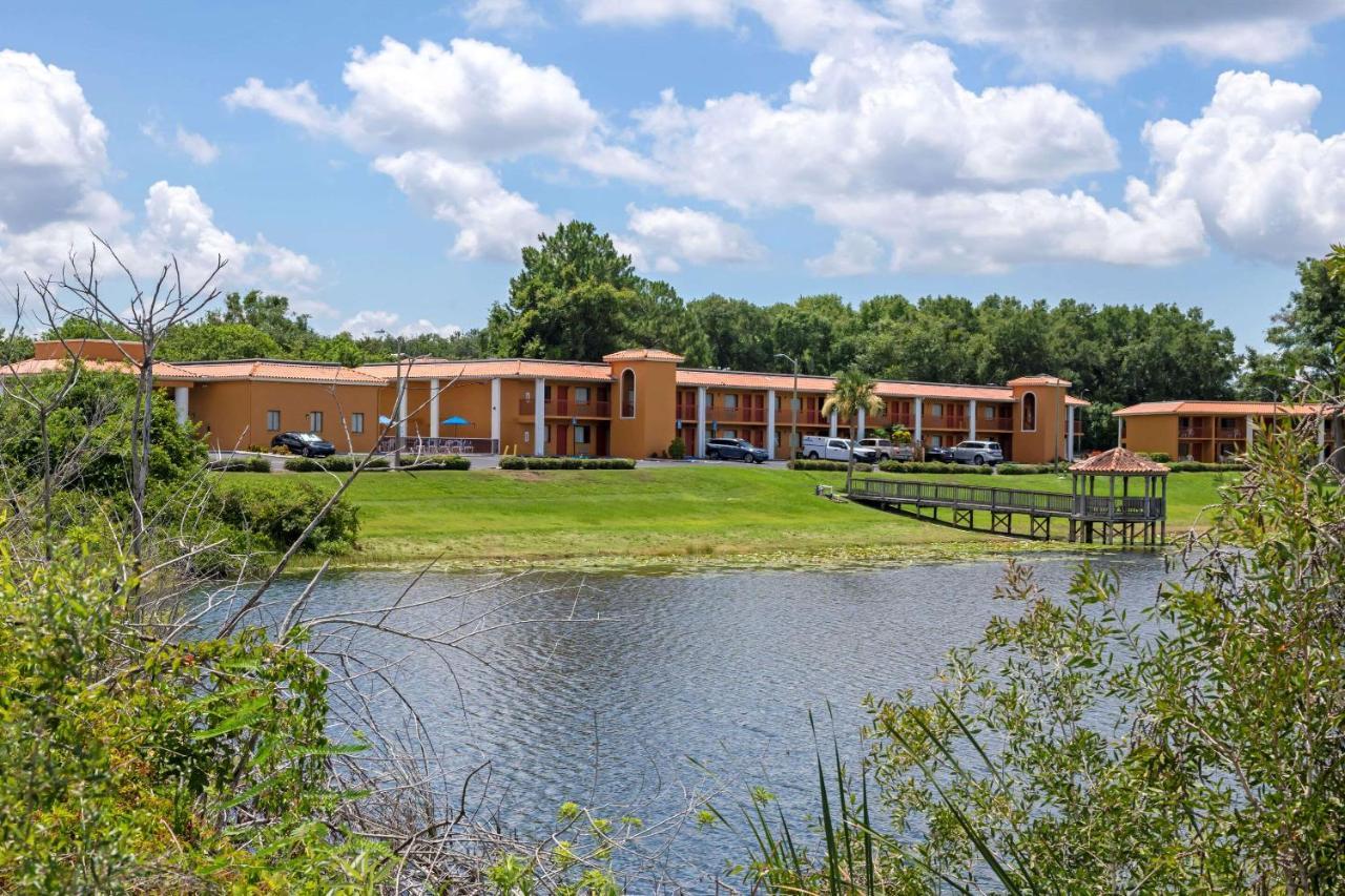 Quality Inn & Suites Mt Dora North Маунт-Дора Экстерьер фото