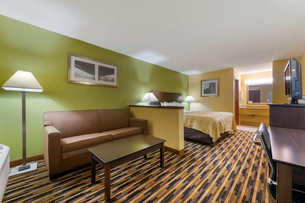 Quality Inn & Suites Mt Dora North Маунт-Дора Экстерьер фото