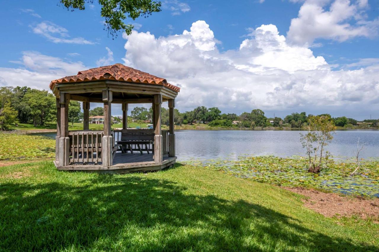Quality Inn & Suites Mt Dora North Маунт-Дора Экстерьер фото