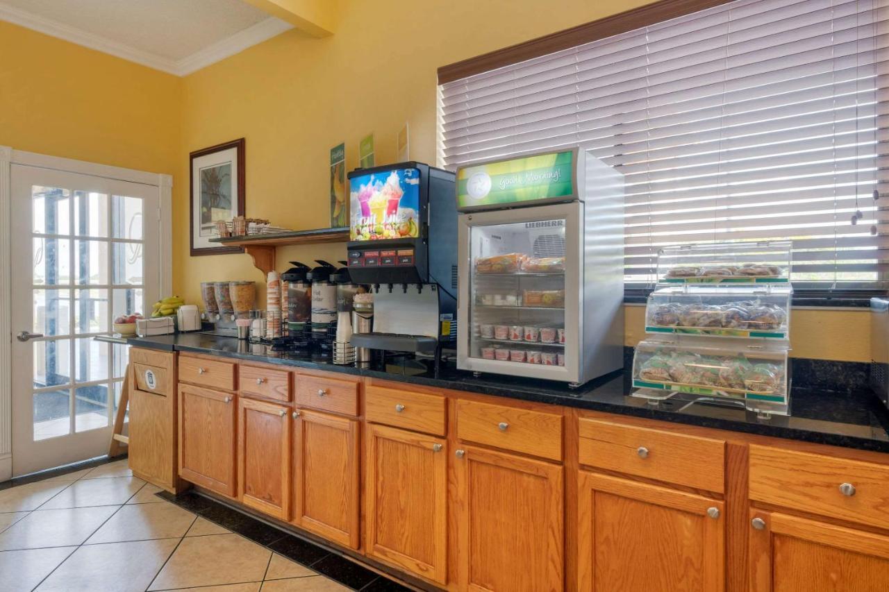 Quality Inn & Suites Mt Dora North Маунт-Дора Экстерьер фото