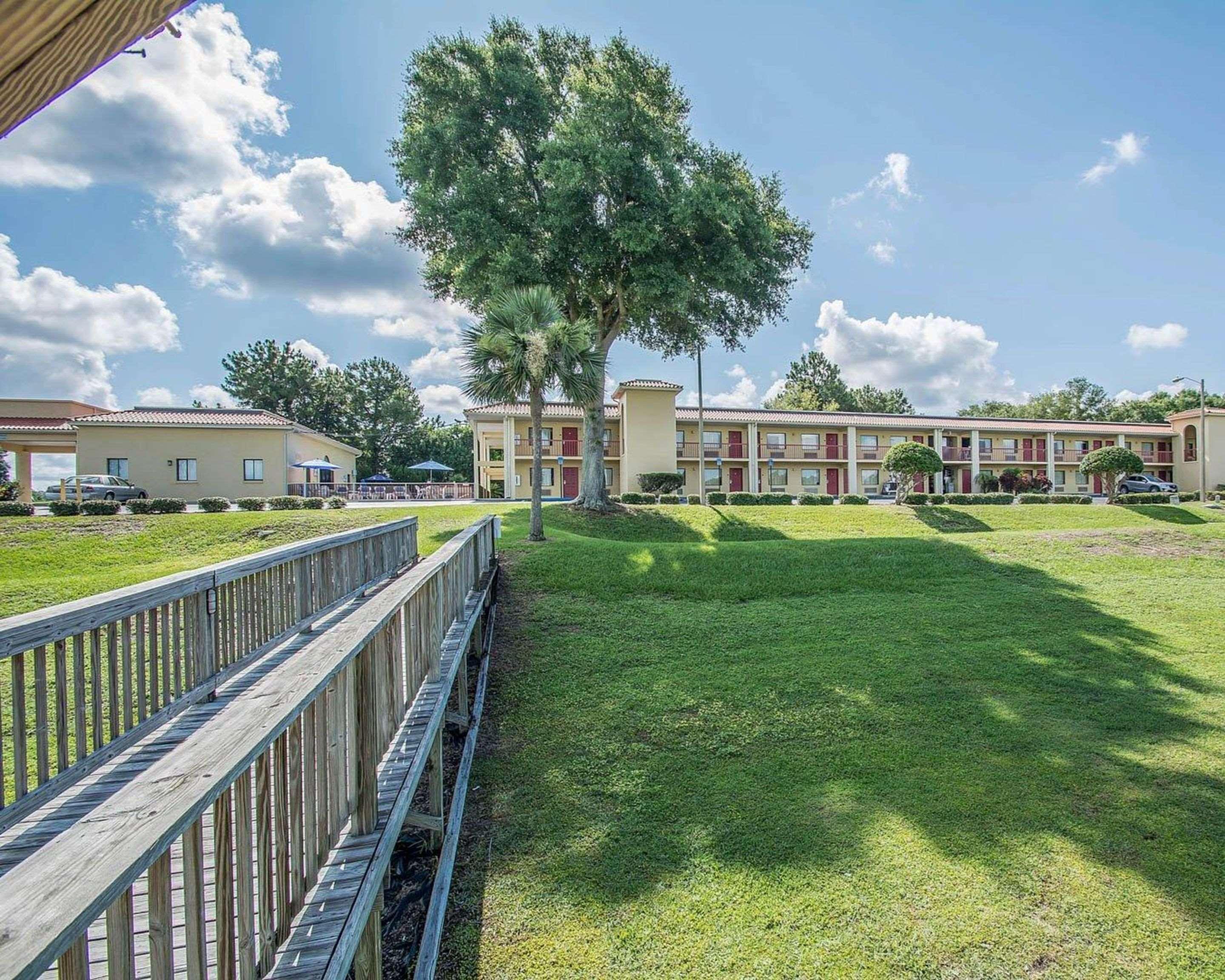 Quality Inn & Suites Mt Dora North Маунт-Дора Экстерьер фото
