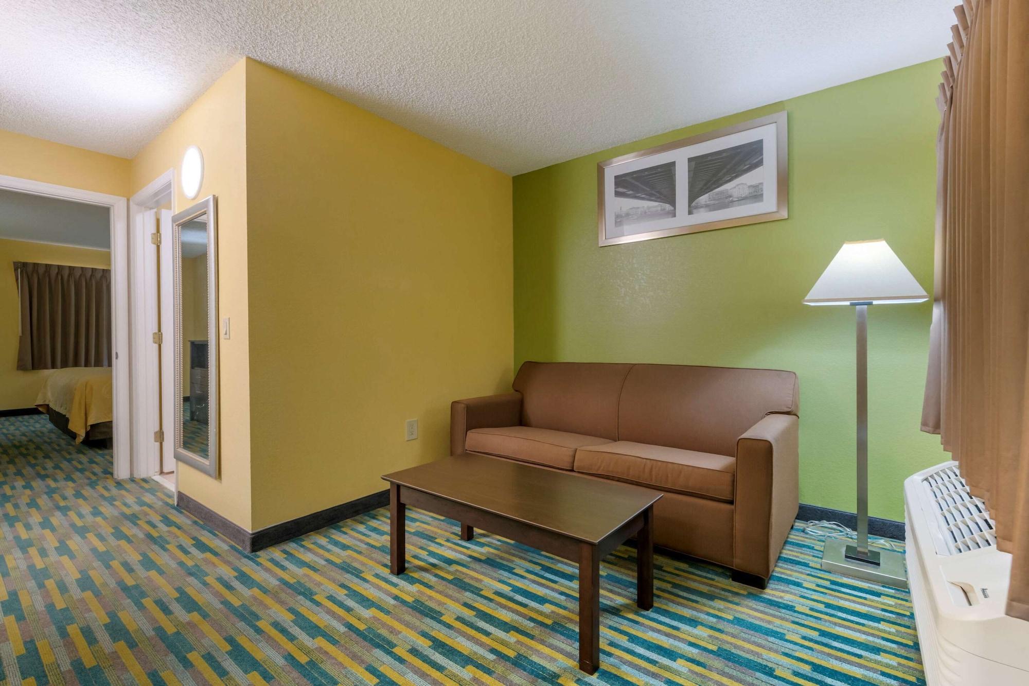 Quality Inn & Suites Mt Dora North Маунт-Дора Экстерьер фото