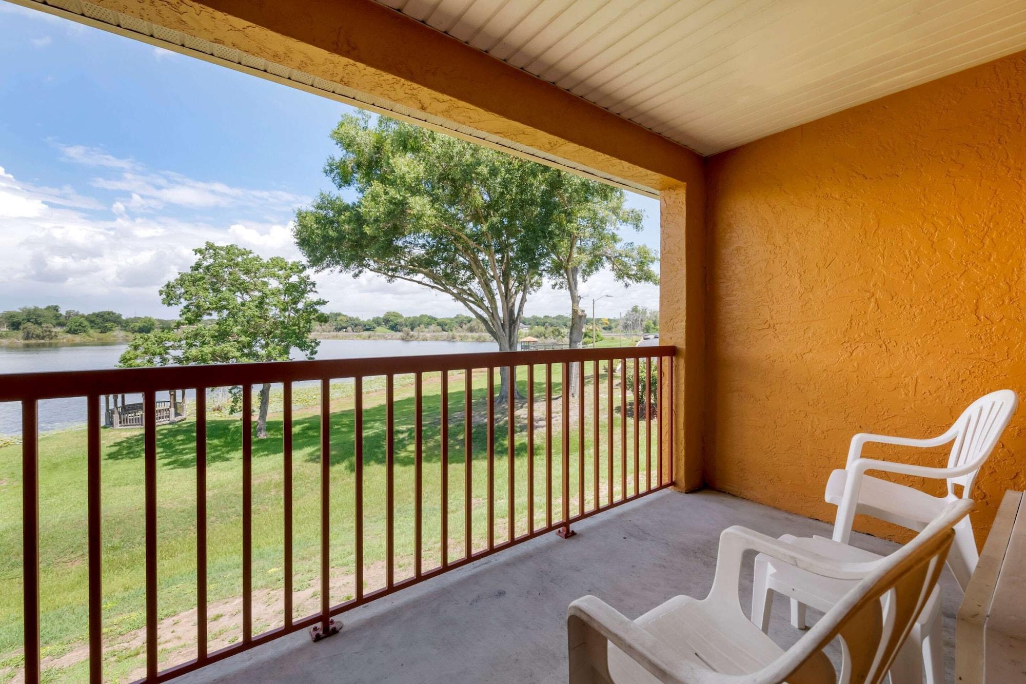 Quality Inn & Suites Mt Dora North Маунт-Дора Экстерьер фото