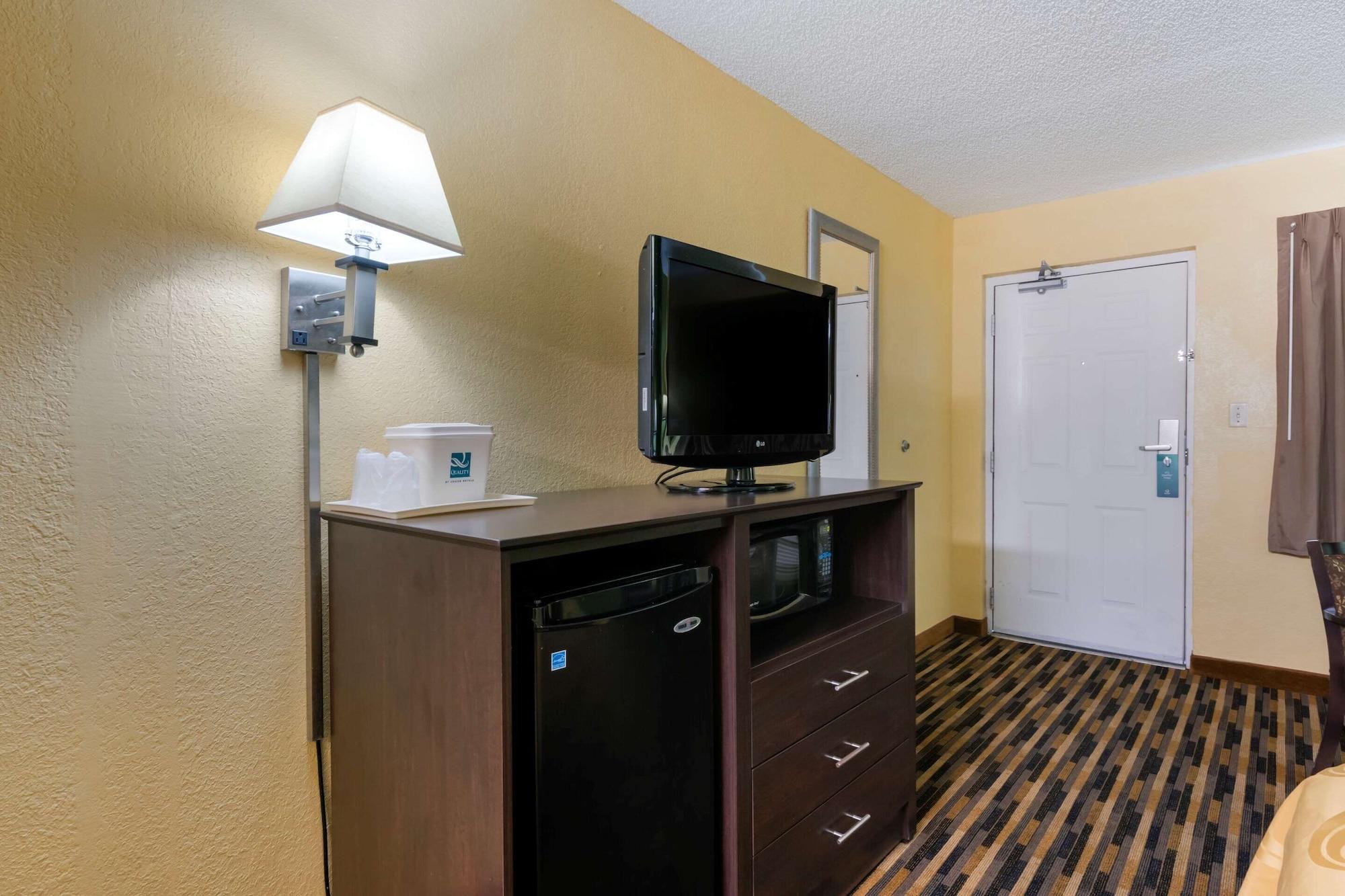 Quality Inn & Suites Mt Dora North Маунт-Дора Экстерьер фото